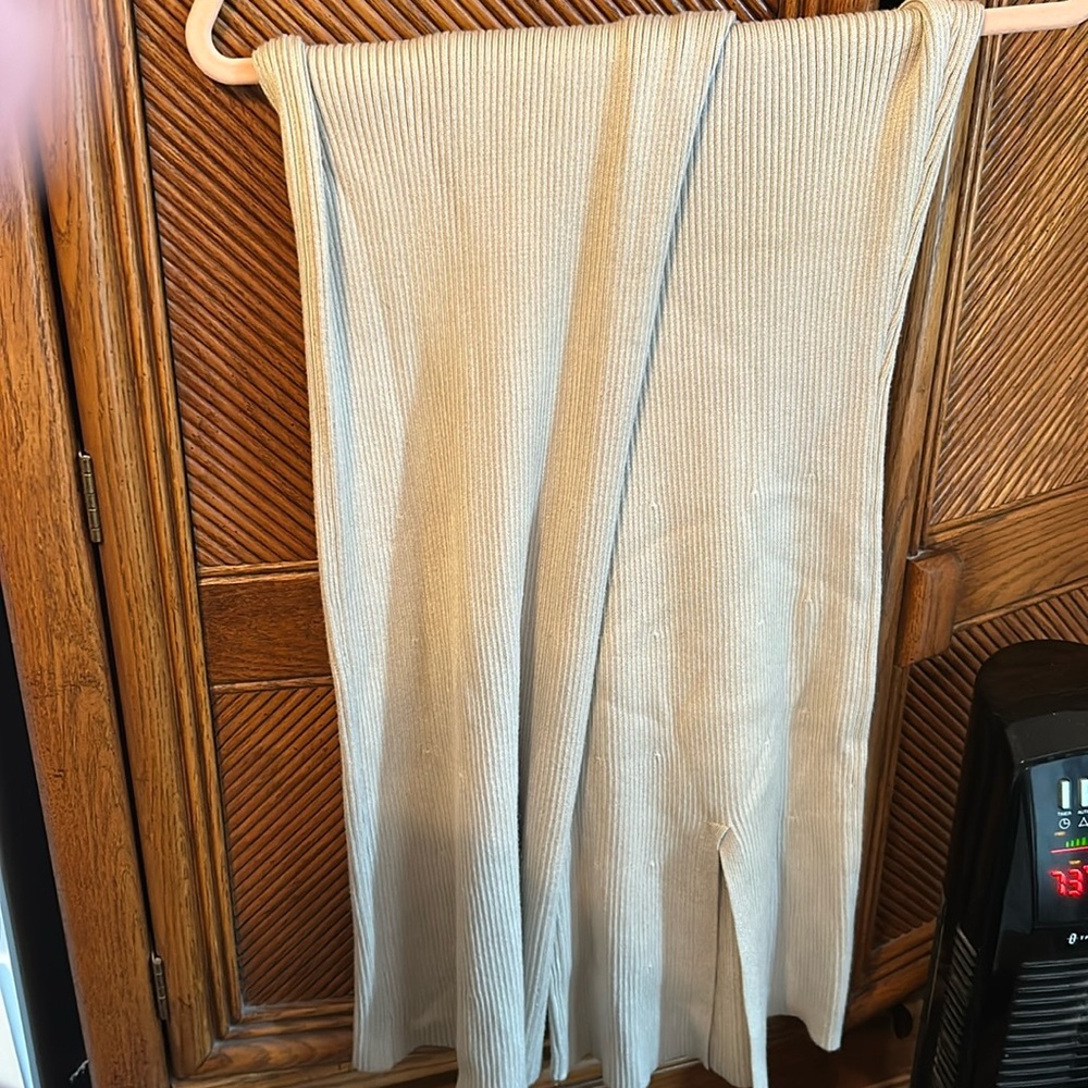 Abercrombie & Fitch Women’s Tan Sweater Pant NWOT
